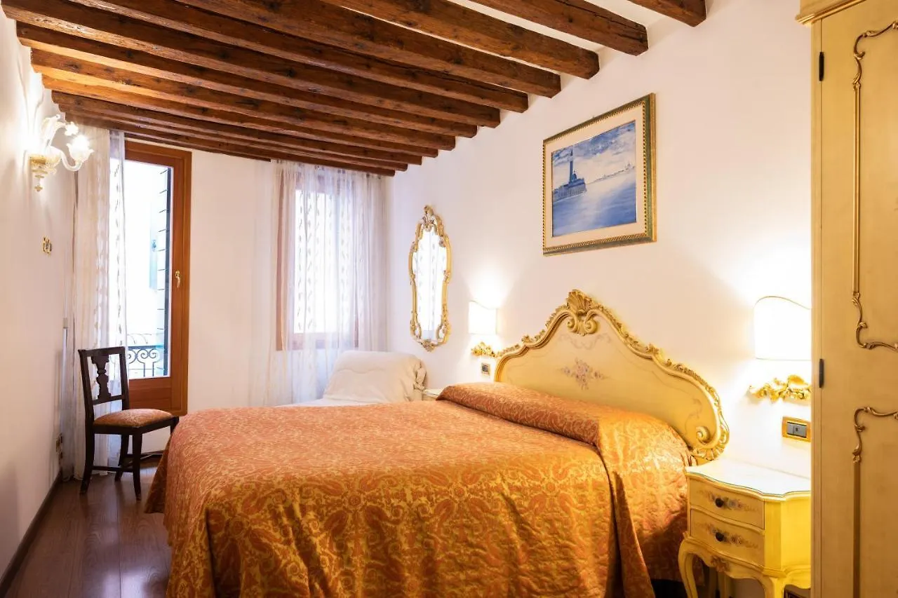 Ca' Pinelli Lejlighed Venedig 0*,  Italien